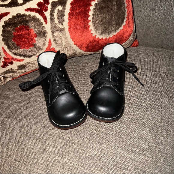 Infant walking shoes - Picture 2 of 3